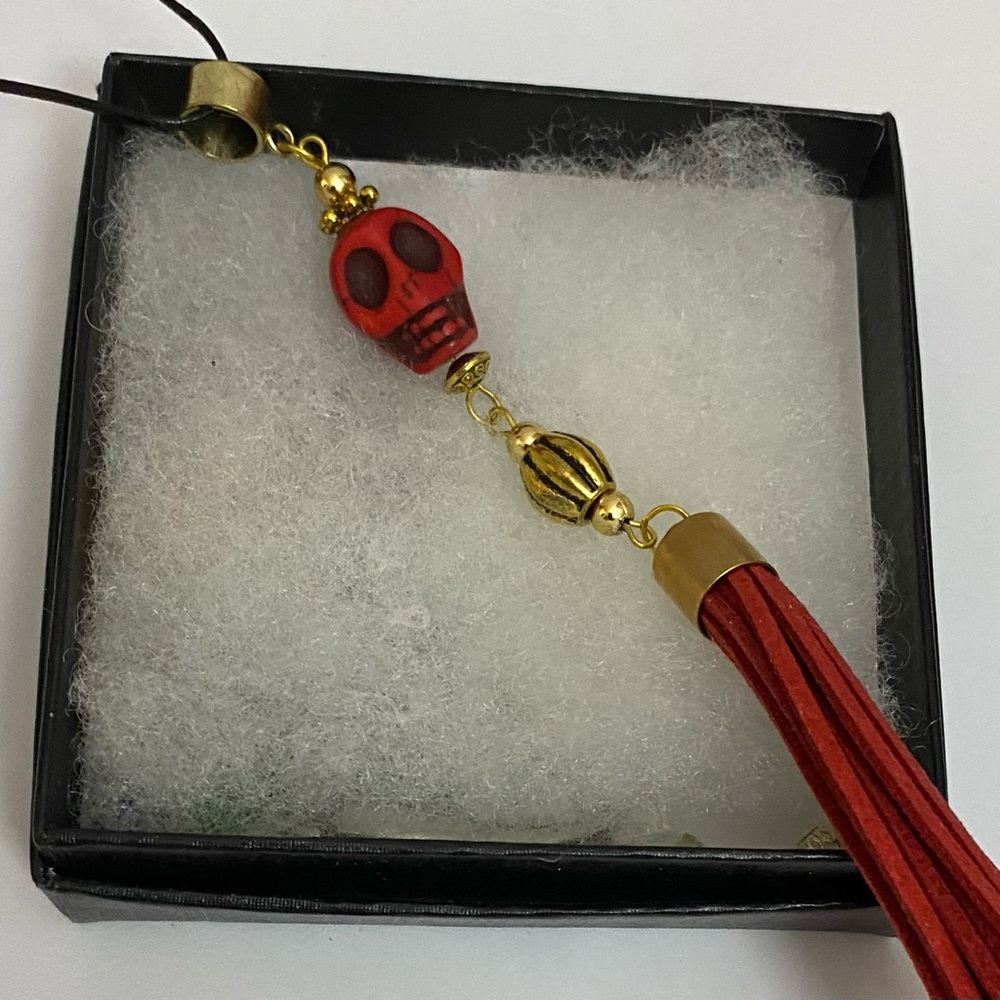 Skull & tassel necklace NEW
